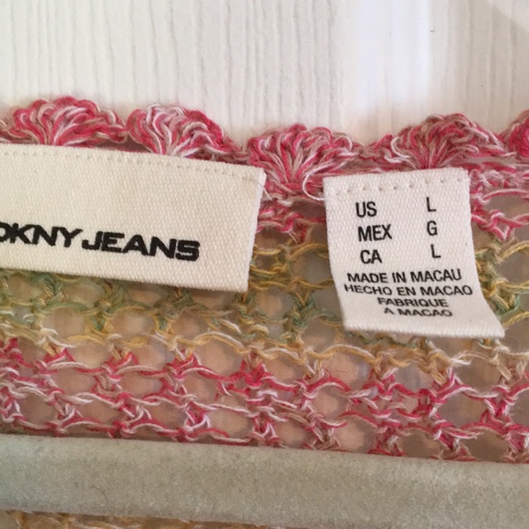 Super cute sweater - Picture 2 of 3